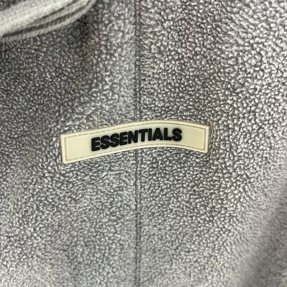 Essentials Fear of God Men’s grey sweatpants size Large - Picture 3 of 7